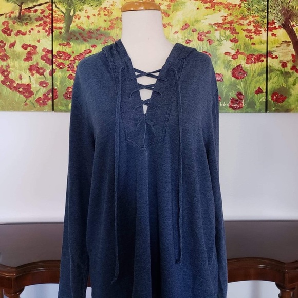 Cloth and Stone Hoodie - Picture 2 of 5